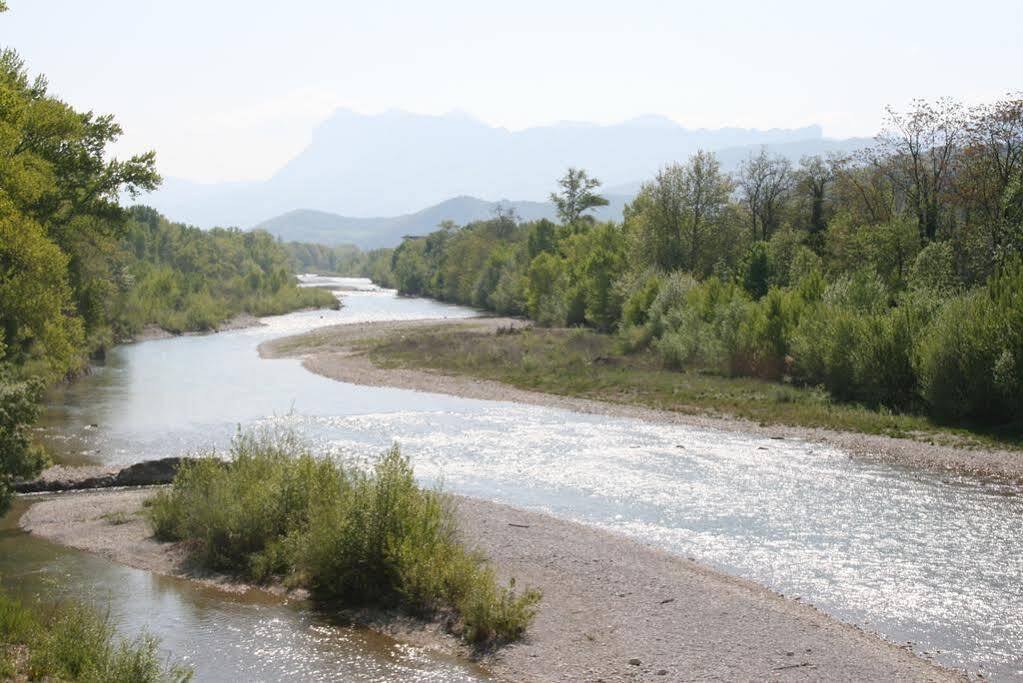 Auberge La Plaine Chabrillan Esterno foto